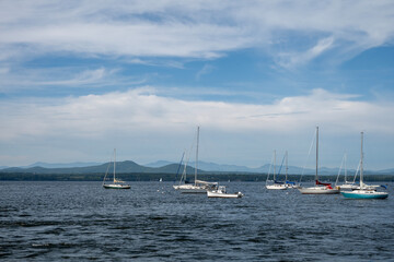 Obraz premium Sailboats at anchor near Chalotte, Vermont on Lake Champlain