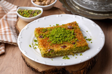 Turkish dessert antep kadayif - pistachio kadayif