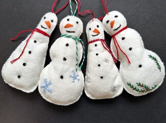 Felt Christmas decorations for the tree: snowman - embroidered, painted, handmade