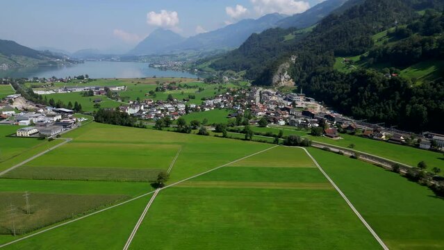 Blick auf den Sarnersee (Giswil), Kanton Obwalden, Schweiz, September 2023