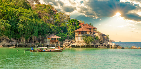 Coastal bungalows in Ko Tao Thailand - obrazy, fototapety, plakaty