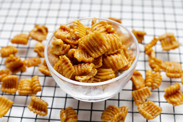 Klong Klang Krob, Thai caramelized crisps sweet dessert