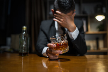 Businessmen in suits drinking  Celebrate whiskey.