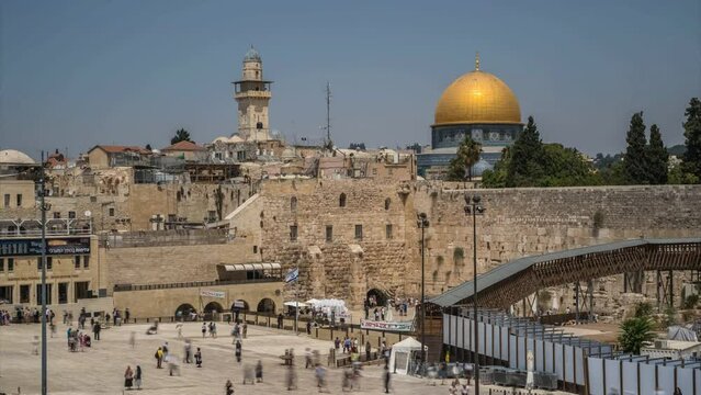 Jerusalem Wailing Wall Al Aksa golden dome Old City timelapse hyperlapse, Israel 4k