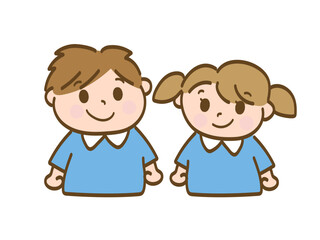 横並びでにっこり笑顔の男の子と女の子_保育園児