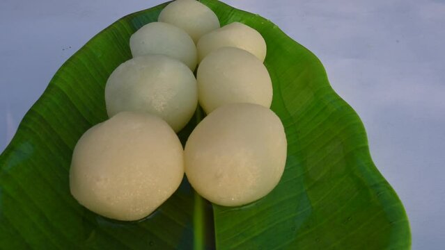 Indian Sweets Rasgulla.
This sweet originated in West Bengal, India. Other names for the dish include, Rasagulla,&nbsp;Rossogolla, Roshogolla,&nbsp;Rasagola, Rasagolla. Most popular sweet of all over India.