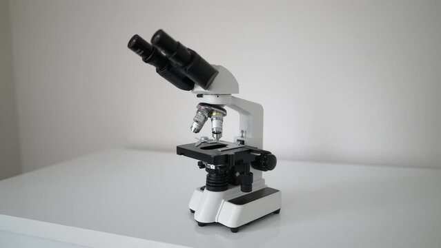 Microscope in a pan shot