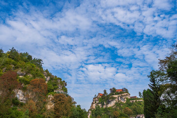 Fototapeta na wymiar View of castle in Pottenstein in the Püttlach valley in Franconian Switzerland/Germany