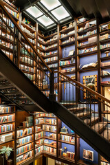 Fototapeta premium Verona, Wisconsin: Epic Epic campus. Epic Systems Corporation healthcare software company. Library staircase in Wizards Academy campus. 