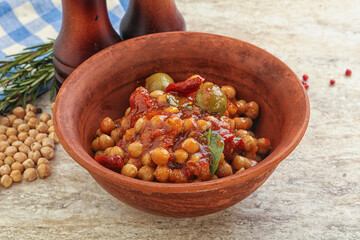 Chickpea beans with dry tomato and olives