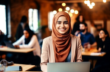 Obraz premium Attractive millennial Asian Muslim businesswoman or female office worker wearing hijab having an online meeting or webinar with her team, waving hand to greet her coworker. AI Generated