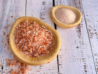 Pink Himalayan salt in wooden  bowl