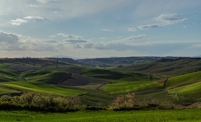 Obraz premium PRIMAVERA BELLISSIMO PAESAGGIO IN ITALIA