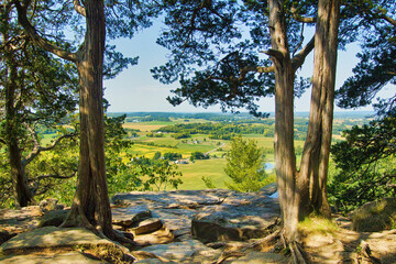Obraz premium On a sunny late-Summer morning, the high altitude view from the Gibraltar Rock Segment of the Ice Age Trail, near Merrimac, WI.