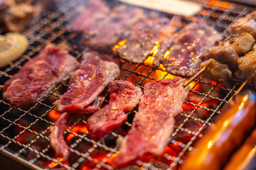 バーベキュー 炭火 お肉 アウトドア 焼く 炎 火