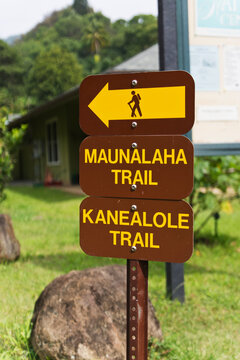 Makiki Loop Trail, With Sign Showing Direction To Trail Head; Oahu, Hawaii, United States Of America