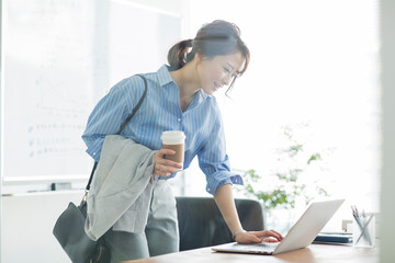 ビジネスウーマン