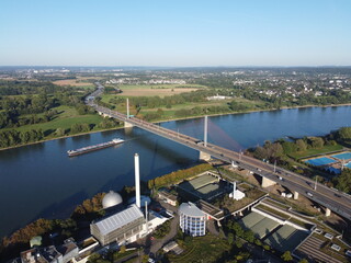 Luftaufnahme der Friedrich-Ebert-Brücke in Bonn