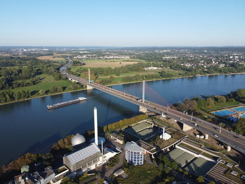 Luftaufnahme der Friedrich-Ebert-Br&uuml;cke (Nordbr&uuml;cke) in Bonn, September 2023