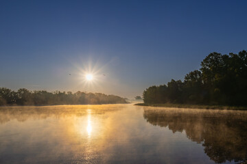 Sonnenaufgang am See
