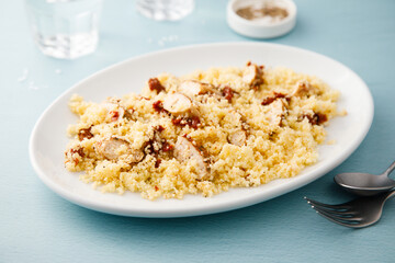 Couscous with chicken and sun dried tomatoes