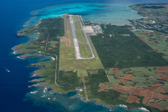 上空から見た宮古島のみやこ下地空港