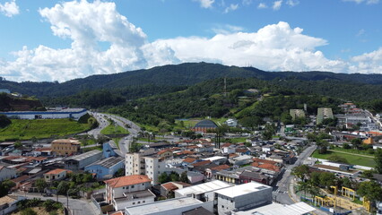 Fototapeta na wymiar Visão aérea da serra da cidade de Mogi das Cruzes, SP, Brasil.