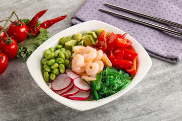 Hawaian cuisine - Poke with cocktail shrimps