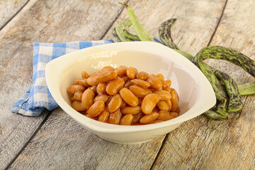 White bean in tomato sauce