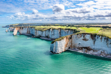 Fototapeta na wymiar Beautiful seaside landscape of cliffs on the Normandy coast in France, Etretat.