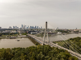 Obraz premium Świętokrzyski Bridge and a view of Warsaw.