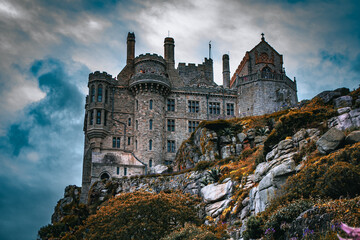 The castle on St Michael's Mount, Marazion, Penzance, Cornwall, England - obrazy, fototapety, plakaty