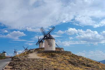 vista aérea de los molinos de Consuegra en castilla la mancha, España © Antonio ciero