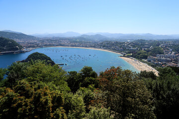 Panoramic view of the bay of San Sebastian and Santa Clara Island