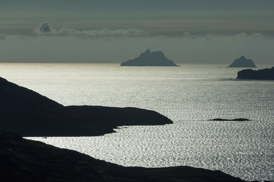 View over ballinskelligs bay to the skellig islands; Iveragh peninsula, county kerry, ireland
