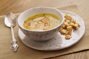 chicken broth with croutons