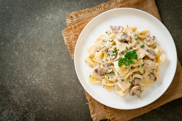 farfalle pasta with mushroom white cream sauce