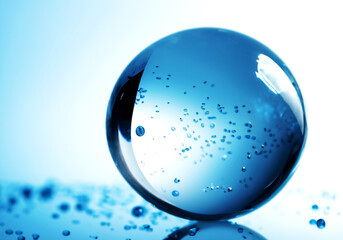Fototapeta na wymiar 水とバブル　透明感クリアな水滴　ブルー6