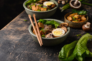 Soba noodle with tofu and mushroom