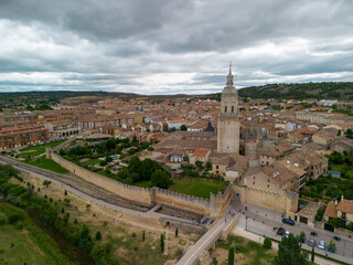 Fototapeta na wymiar vista del bonito municipio del el Burgo de Osma en la provincia de Soria, España