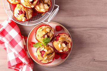 Low fat wholemeal muffins with raspberry