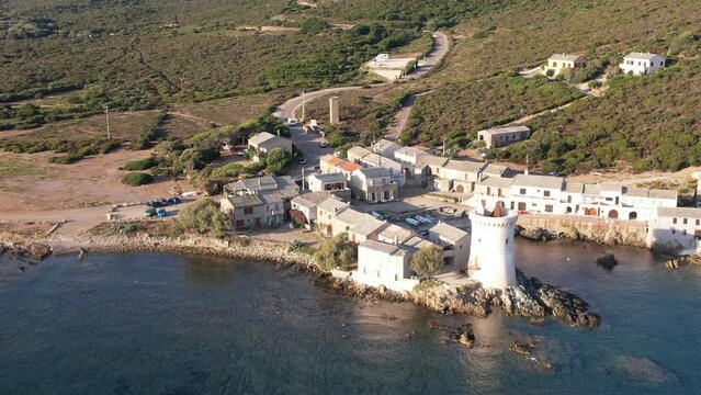 le matin &agrave; Tollare et sa tour g&eacute;noise - Cap Corse Capicorsu	