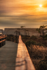 Traumhaft schöner Sonnenuntergang an der Steilküste der Algarve