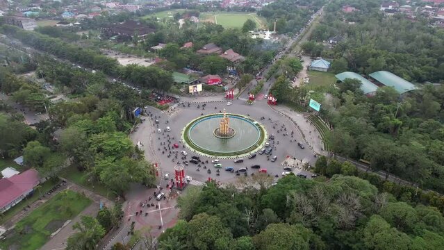 Digulis Park or pointed bamboo monument is an icon of the city of Pontianak which is located at the Tanjungpura University roundabout.