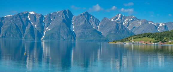 Spectacular scenery in the Lyngen Alps (Lyngsalpene) region, near Tromsø, Troms of Finnmark, Norway