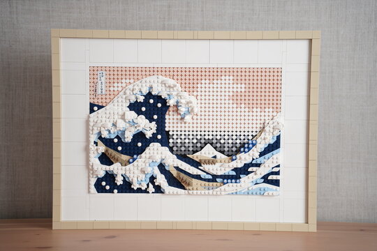 Hokusai – The Great Wave. legos canvas art. 