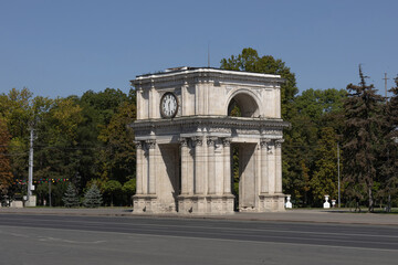 Fototapeta na wymiar Moldova. Chisinau. 08.09.2023. Triumphal Arch. Victory Arch