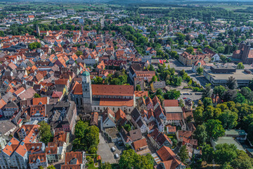 Fototapeta na wymiar Ausblick auf die Altstadt von Memmingen im Unterallgäu aus der Luft