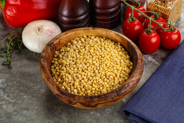 Dry ptitim heap in the bowl