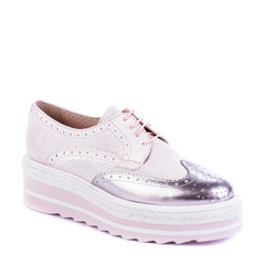 Modern pastel leather women's oxford shoe with a chunky platform and metallic leather toe isolated on a white background with copy space. Discount promotion layout for e-commerce store. Fashion trend.